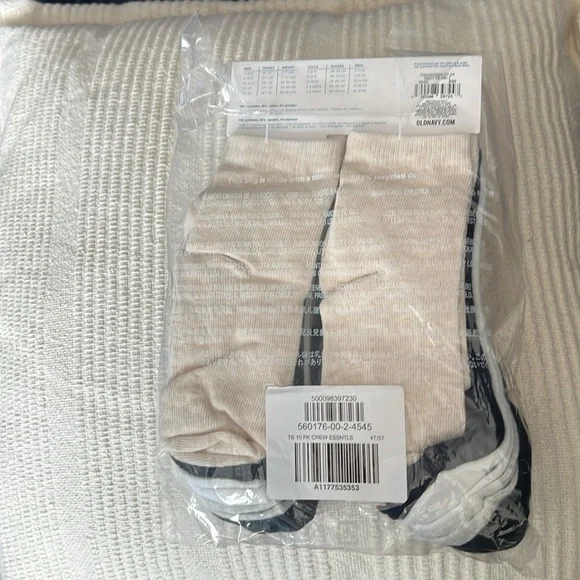 NWT toddler crew socks - Picture 4 of 4